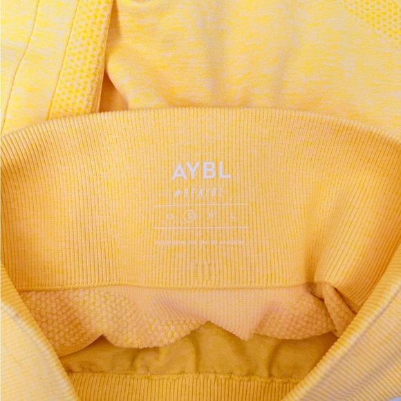 AYBL Motion Seamless Leggings in Vibrant Yellow; size small - Picture 5 of 6